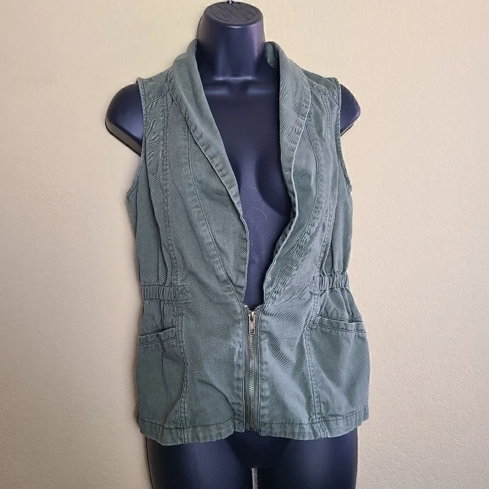 Skies Are Blue Vest